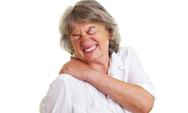 Could Restless Sleep Cause Widespread Pain in Older Folks?