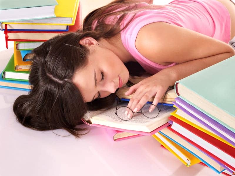 US Teens Sleep-Deprived, Stressed