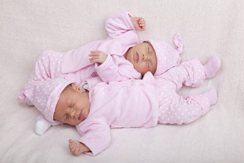 Twin Study Links Community Socioeconomic Deprivation to Sleep Duration