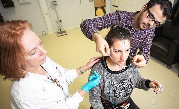 Brain Waves Predict Insomnia Risk