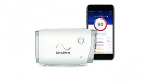 ResMed_AirMini-with-smartphone