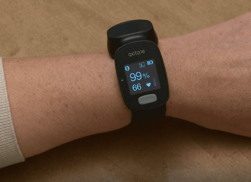 Fl320 wrist pulse oximeter for sleep and discount fitness