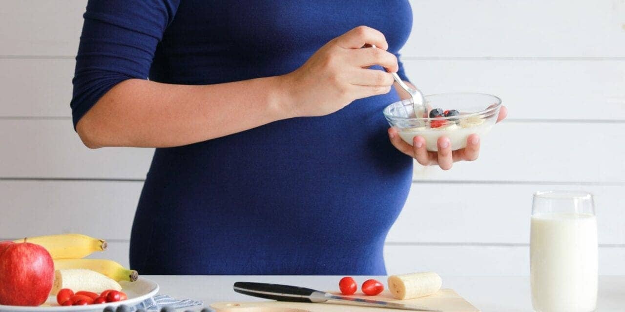 When Moms-to-Be Eat Could Impact Sleep Quality