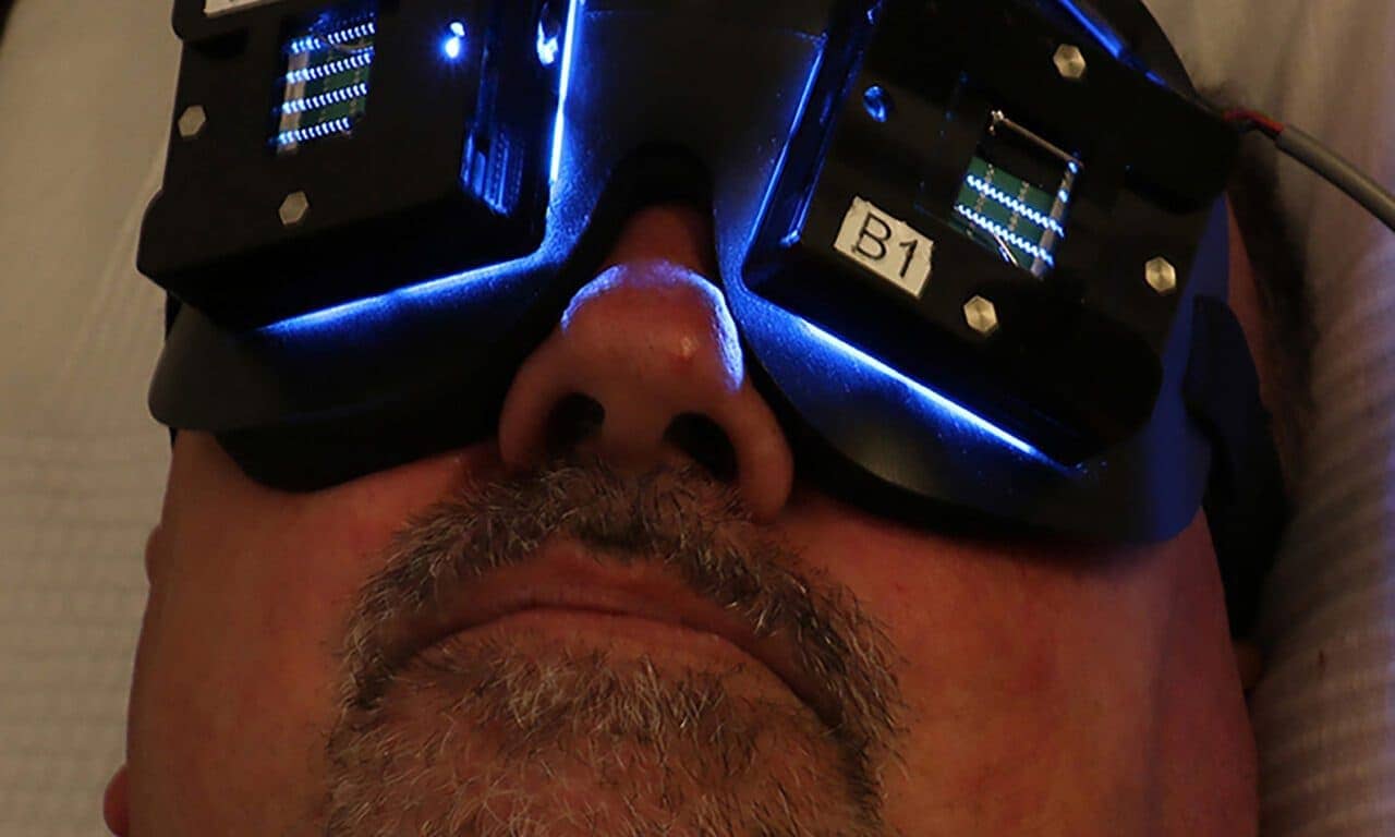 Researchers Test Sleep-Improving & Cognition-Boosting Light Treatments for Alzheimers
