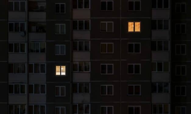 How Night Owl Sleep Patterns Could Shape the Brains and Behavior of Teens
