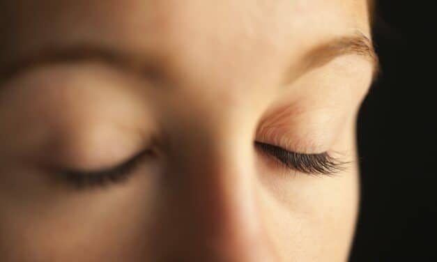Study: What’s the Connection Between What We See in Dreams and Eye Movement During REM Sleep?