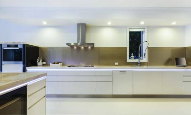 Experts Declare Nighttime LED Use a Health Hazard Due to Blue-Rich Light