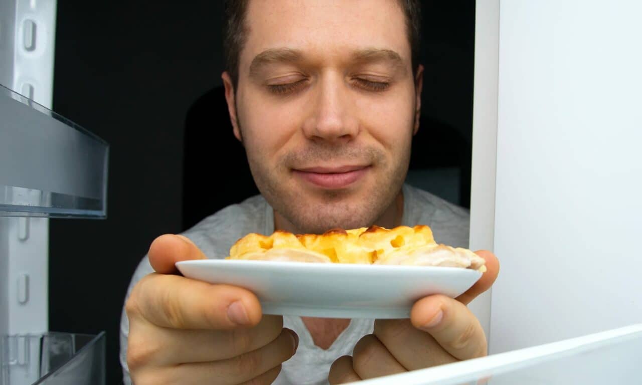Why Shift Work Has You Reaching for That Extra Snack
