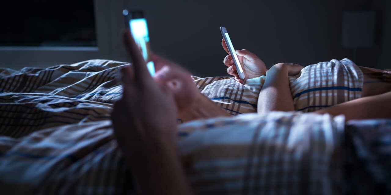 Majority of Americans Sacrifice Sleep for Screens