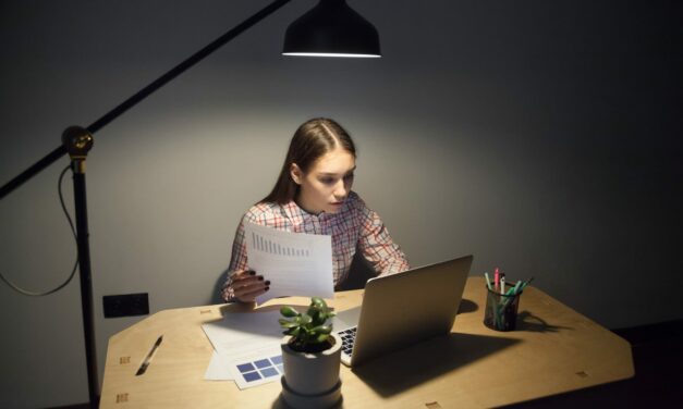 Shift Work and Long Hours Impair Sleep, Study Finds
