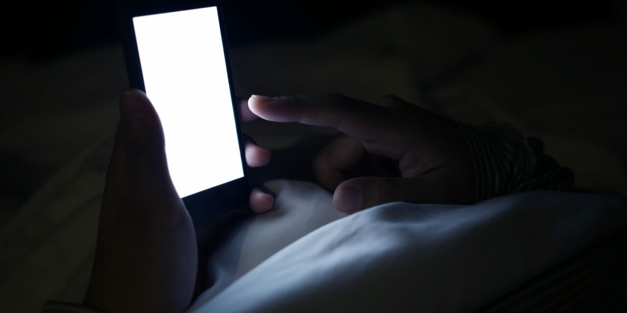 The Ongoing Debate: Does Smartphone Light Disturb Sleep Patterns?