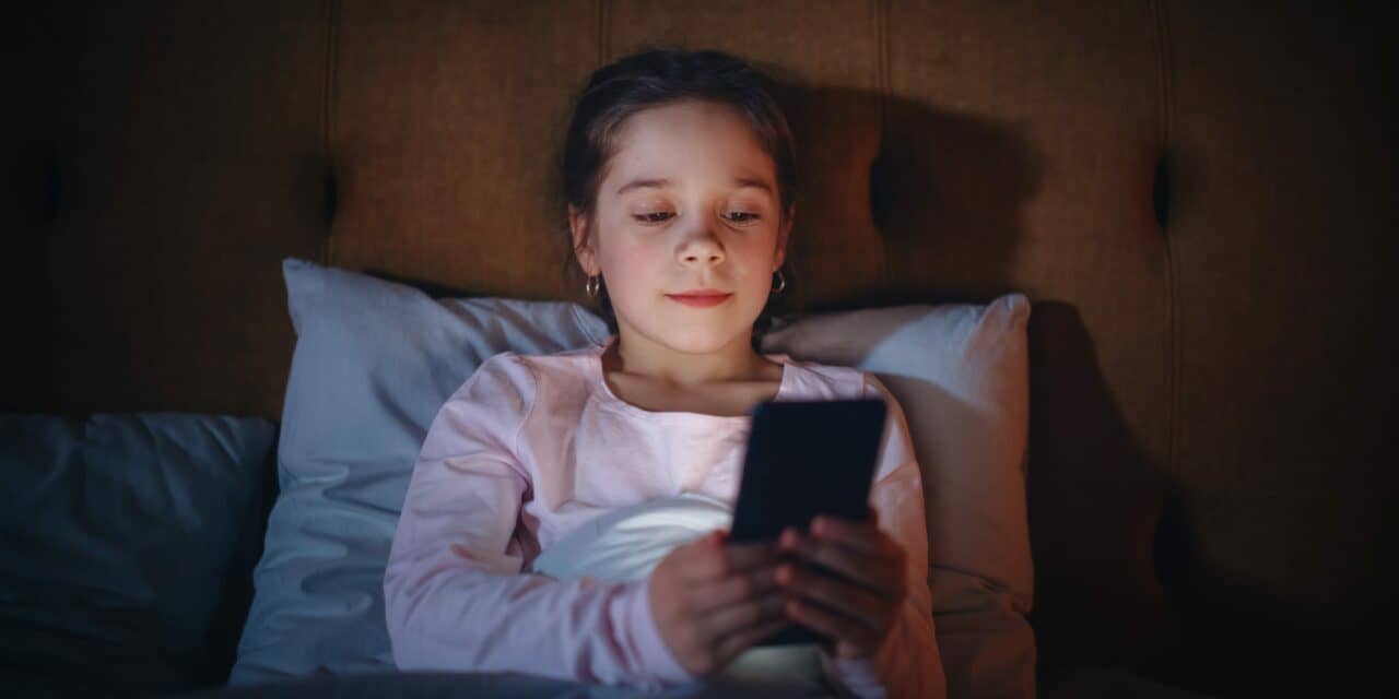 Toronto Students Admit Social Media Impacts Sleep and Brain Health
