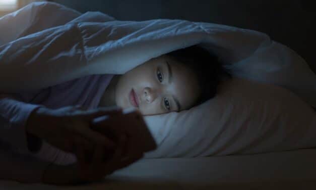 Surgeon General’s Recommendation for Social Media Warning Prompts Tween Sleep Advice
