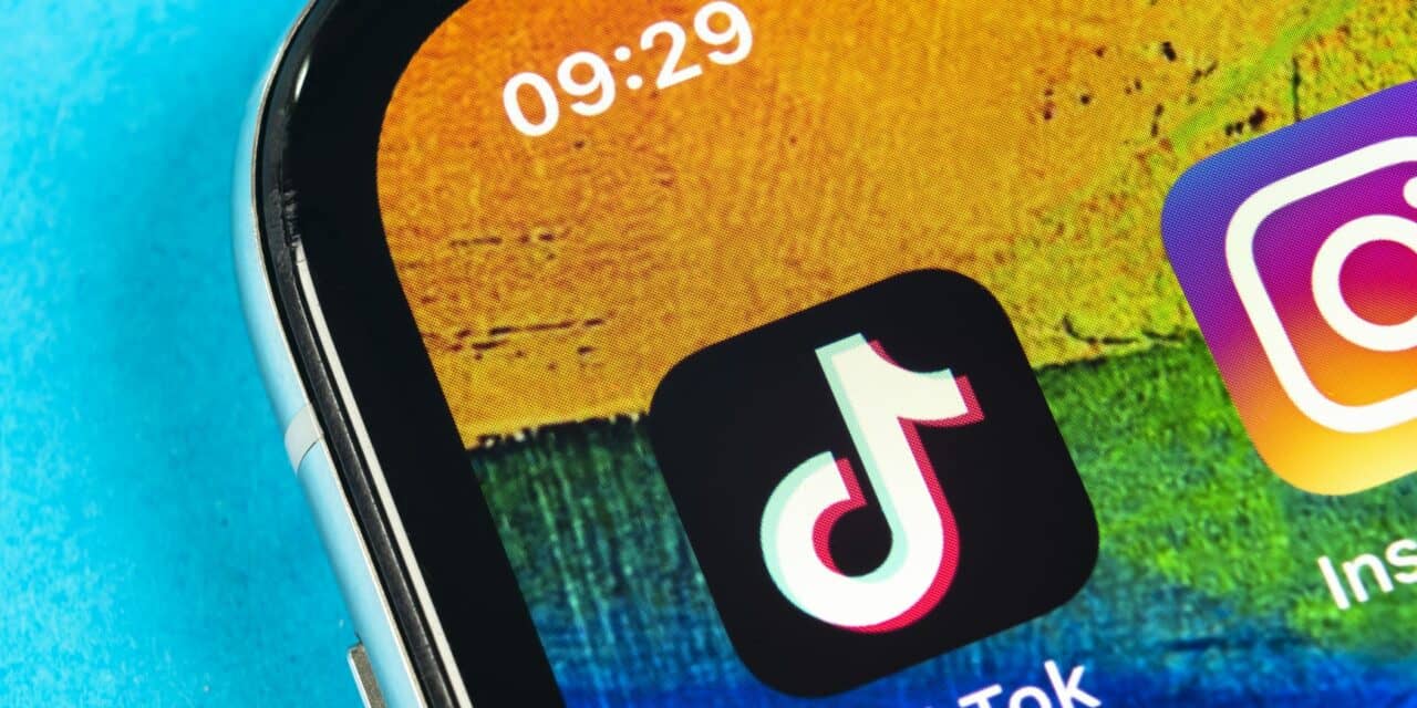 Social Media is Shaping America’s Sleeping Habits