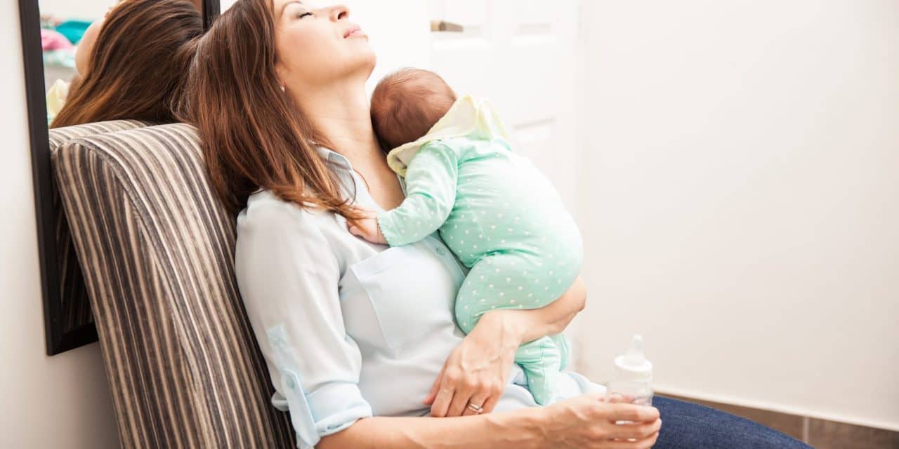 Many New Moms Fall Asleep Unintentionally While Feeding Babies