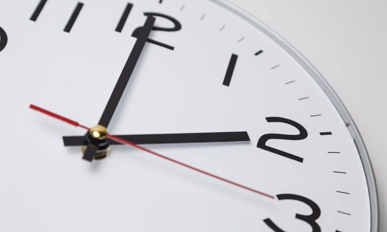 Spanish Physicists Defend Seasonal Time Change Against British Sleep Society’s Stance