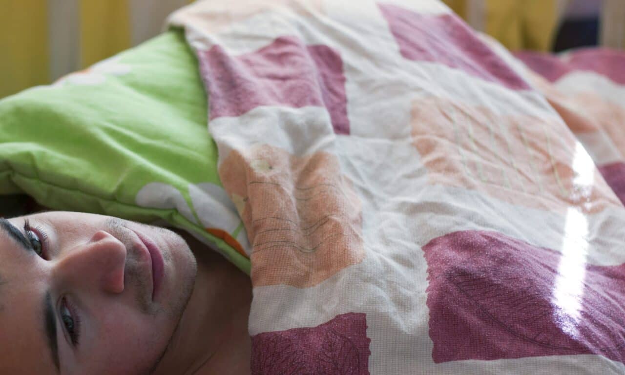Loneliness, Not Just Screen Time, Drives Insomnia in College Students